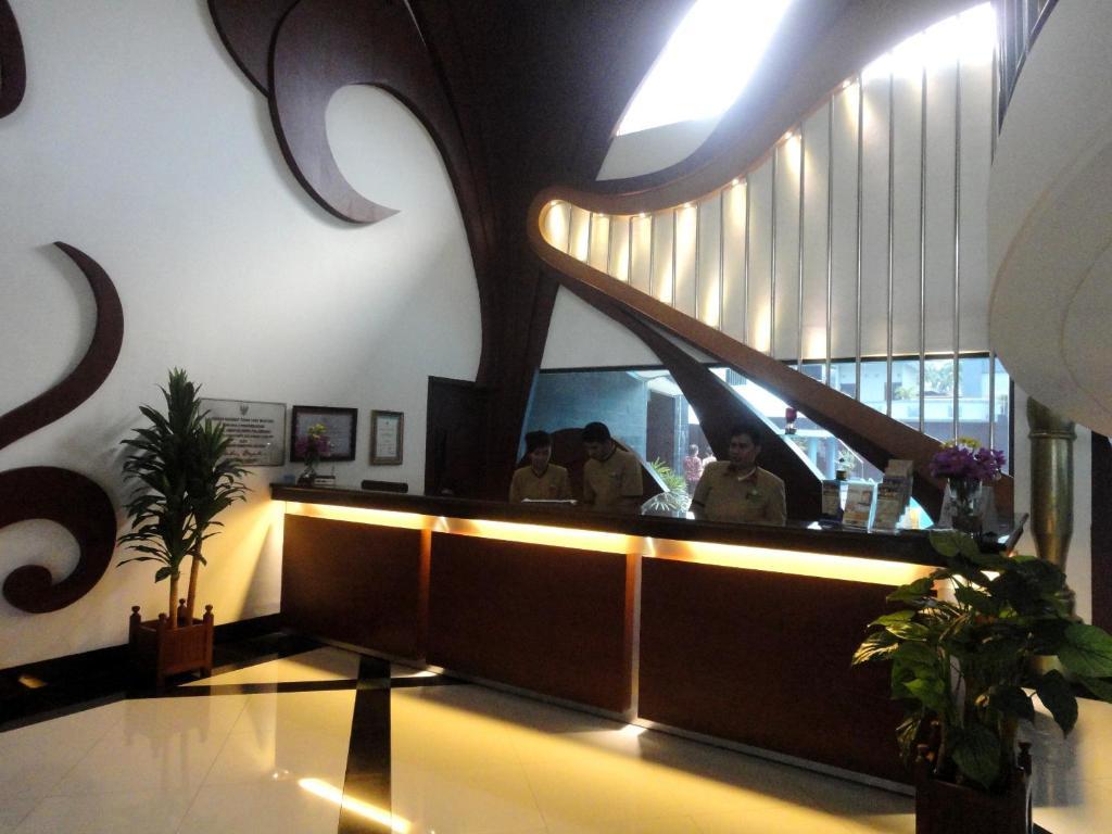 Hotel Swarna Dwipa باليمبانغْ المظهر الخارجي الصورة